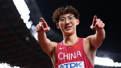 荷兰4-4西班牙，马特森进球实现追平